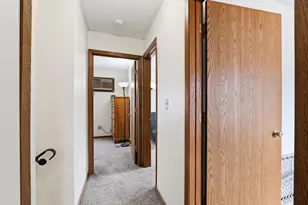 906 Galtier St, Saint Paul, MN 55117 - Photo 18