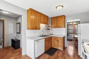 906 Galtier St, Saint Paul, MN 55117 - Photo 14