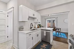 310 E 22nd St, Minneapolis, MN 55404 - Photo 12