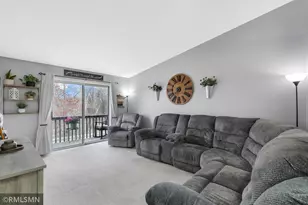 2377 Grenadier Ave N, Oakdale, MN 55128 - Photo 8