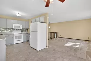 9843 Cavell Cir, Bloomington, MN 55438 - Photo 8