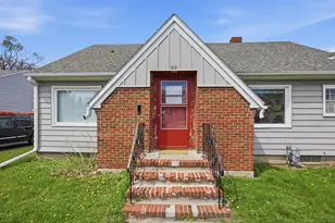 1221 5th St S, Moorhead, MN 56560 - Photo 2