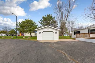 111 Monet Pl, Mankato, MN 56001 - Photo 6