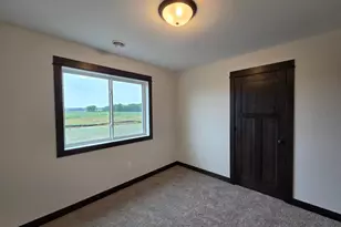 1088 Cullen St, Saint Peter, MN 56082 - Photo 18