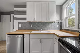 690 Lowry Ave NE, Minneapolis, MN 55418 - Photo 8