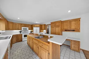 530 Cedar Ct NE, Pine Island, MN 55963 - Photo 32