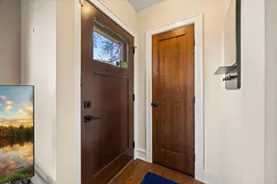 568 Frontenac Pl, Saint Paul, MN 55104 - Photo 4