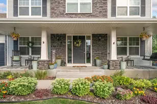 260 Liberty Heights Dr, Chaska, MN 55318 - Photo 2