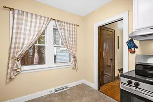 821 N 19th Ave E, Duluth, MN 55812 - Photo 12