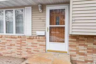 610 Kneale Ave S, Thief River Falls, MN 56701 - Photo 2
