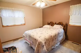 610 Kneale Ave S, Thief River Falls, MN 56701 - Photo 26