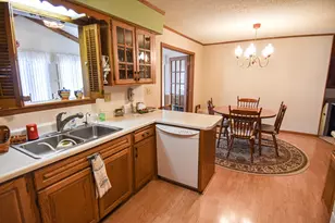 610 Kneale Ave S, Thief River Falls, MN 56701 - Photo 14
