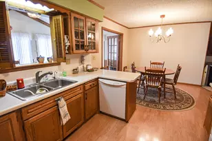 610 Kneale Ave S, Thief River Falls, MN 56701 - Photo 14