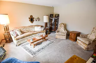 610 Kneale Ave S, Thief River Falls, MN 56701 - Photo 6