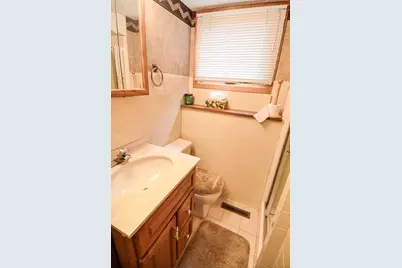 610 Kneale Avenue S, Thief River Falls, MN 56701 - Photo 32