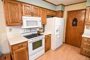 610 Kneale Ave S, Thief River Falls, MN 56701 - Photo 10