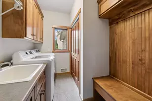 1222 Adrian Cir, Chaska, MN 55318 - Photo 26