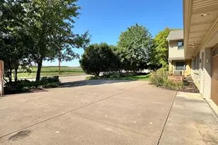 14 Mid Oaks Rd, Roseville, MN 55113 - Photo 40