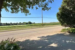 14 Mid Oaks Rd, Roseville, MN 55113 - Photo 2