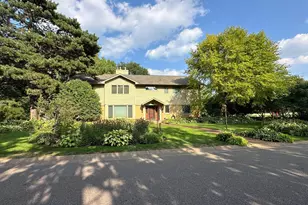 14 Mid Oaks Rd, Roseville, MN 55113 - Photo 48