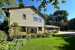 14 Mid Oaks Rd, Roseville, MN 55113 - Photo 42
