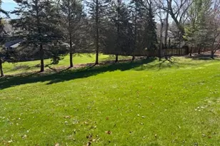 1120 Vagabond Ln N, Plymouth, MN 55447 - Photo 2