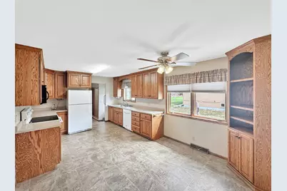 3180 30th Street, Slayton, MN 56172 - Photo 2