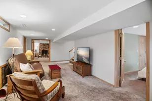 455 Arcwood Rd, Mahtomedi, MN 55115 - Photo 38