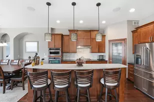 8808 Lake Riley Dr, Chanhassen, MN 55317 - Photo 8
