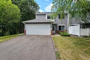 2024 Gresham Ave N, Oakdale, MN 55128 - Photo 2