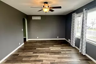 310 Southview Ave S, Gaylord, MN 55334 - Photo 10