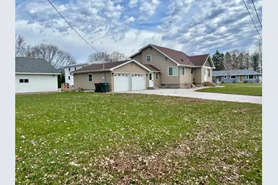 310 Southview Avenue S, Gaylord, MN 55334 - Photo 2