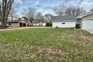 310 Southview Ave S, Gaylord, MN 55334 - Photo 24