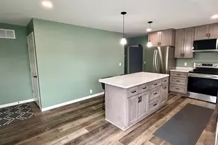 310 Southview Ave S, Gaylord, MN 55334 - Photo 8