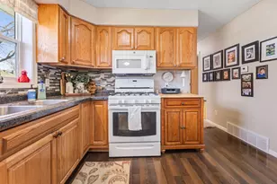 217 E Grant St, Caledonia, MN 55921 - Photo 8