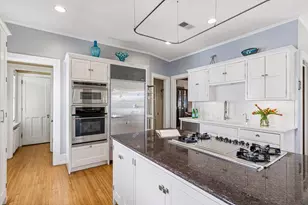 2304 Lake Pl, Minneapolis, MN 55405 - Photo 26