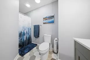 8105 Dakota Ln, Chanhassen, MN 55317 - Photo 22