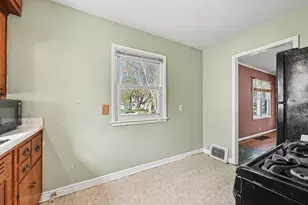 3008 Chowen Ave N, Robbinsdale, MN 55422 - Photo 8