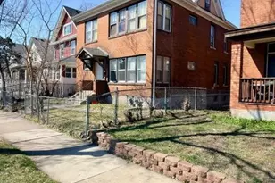 687 Aurora Ave, Saint Paul, MN 55104 - Photo 2