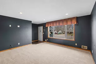 7849 Monroe St NE, Spring Lake Park, MN 55432 - Photo 10