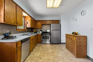 2854 Churchill St, Roseville, MN 55113 - Photo 8