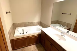 2333 Olivia Ct E, Maplewood, MN 55119 - Photo 12