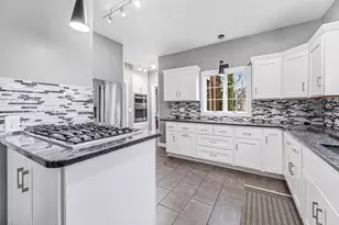 51 W Sarnia St, Winona, MN 55987 - Photo 14