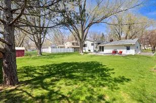 10205 39th Ave N, Plymouth, MN 55441 - Photo 40