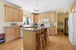 9836 Belmont Ln, Eden Prairie, MN 55347 - Photo 10