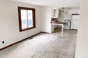 321 S Main St, Lake Crystal, MN 56055 - Photo 2