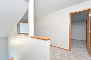 8626 Savanna Oaks Bay, Woodbury, MN 55125 - Photo 10