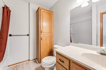 160 Orchard Manor Drive SE, Plainview, MN 55964 - Photo 8