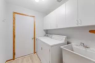 160 Orchard Manor Dr SE, Plainview, MN 55964 - Photo 14