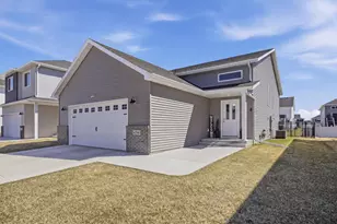 6546 28th St S, Fargo, ND 58104 - Photo 2